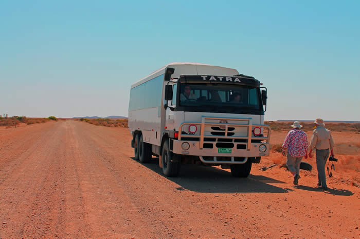 6WD tour coach